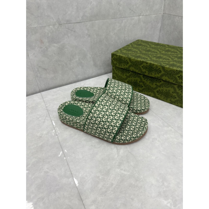 G*u*i slippers